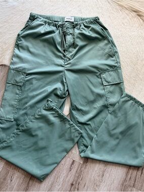 EUC Pistola Women’s Cargo Pants Muted Sage